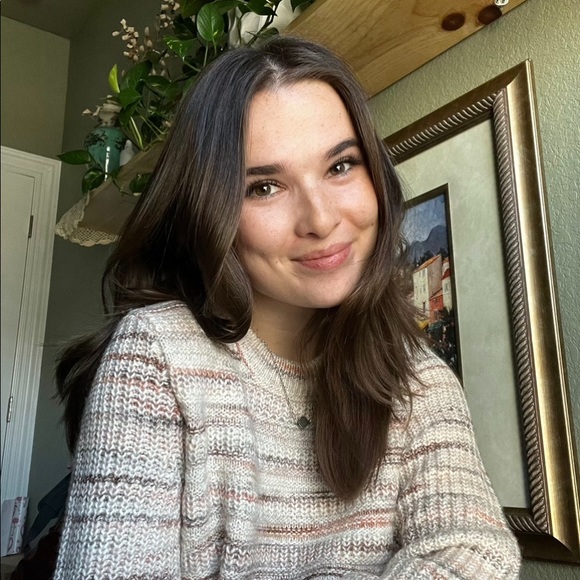 Meet your Posher, Madison - Picture 1 of 1